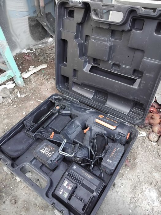 Pistol Tjep pentru rigips, tavane