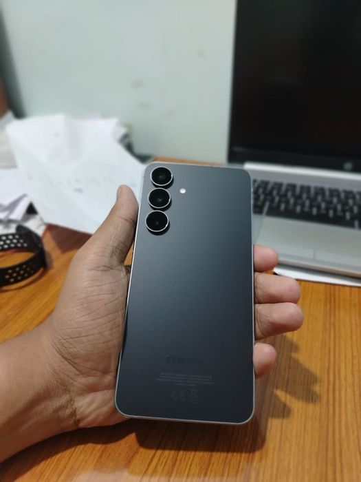 Samsung s 25 fe телефон бомба