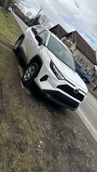 Toyota rav4 ut 2024
