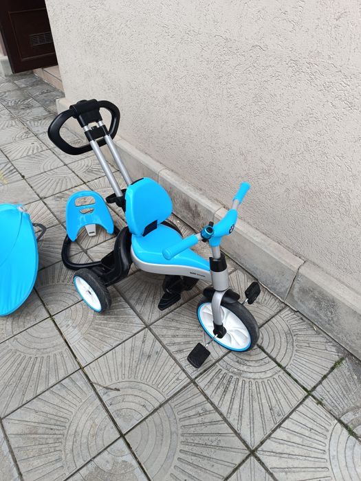 Сгъваема триколка с сенник на Chipolino BMW