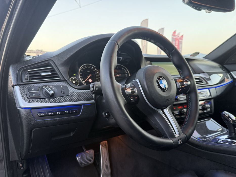 BMW 530 xD* FACE* 2015г* 360Hp* FULL MAX* Топ Състояние*