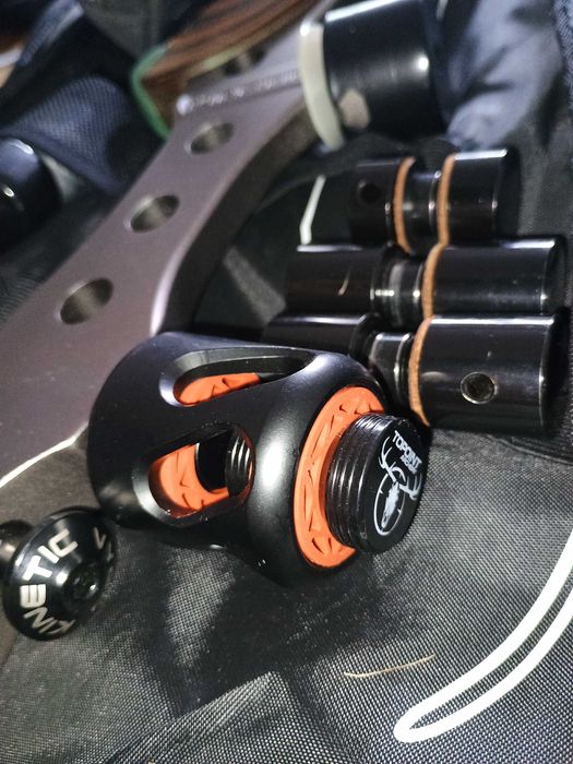Продавам спортен лък рекърв.Подходящ за barebow