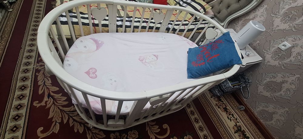 Krovat detskiy transformer