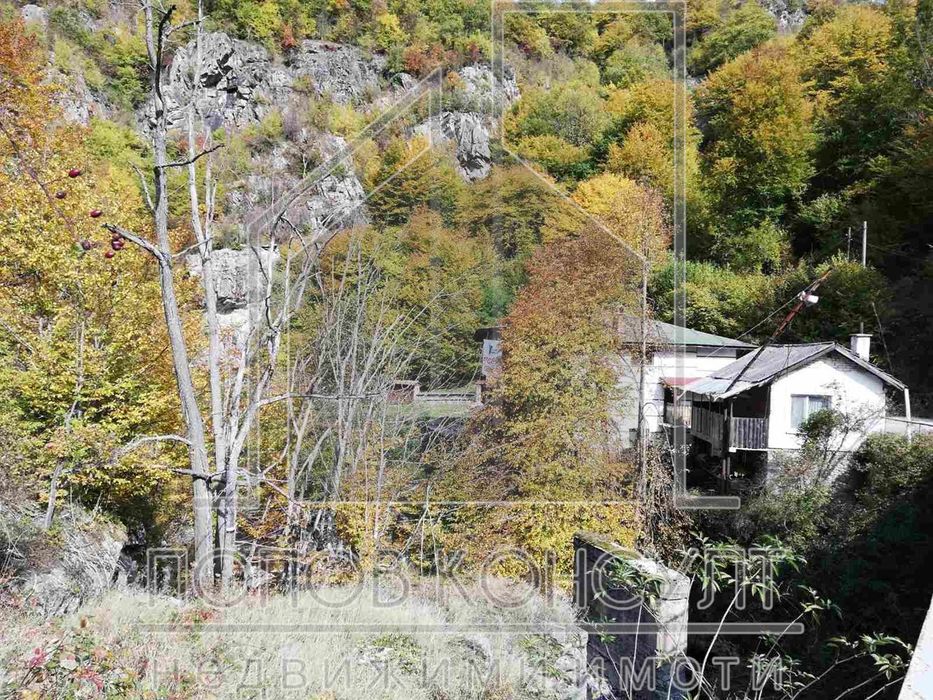 Продава се Къща в Лъки - 340 кв.м за 368 €/кв.м - Снимка #1