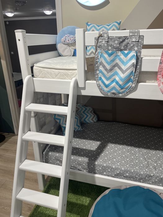 Кровать двухяростная