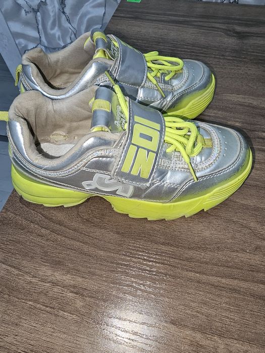 Кроссовки для девочки, б/у ,36 размер.