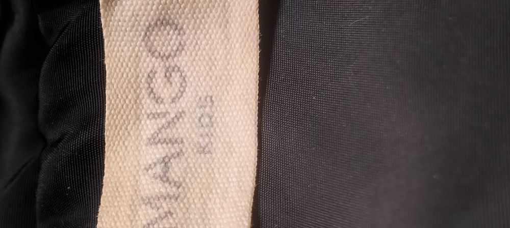 Продавам черно зимно яке