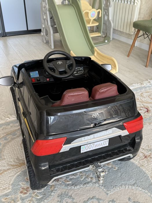 Продам детскую машину