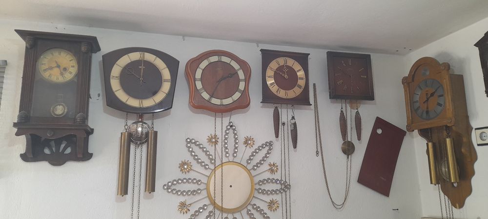 Стари стени часовници