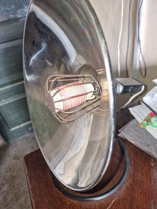 Radiator electric parabolic model an 1948