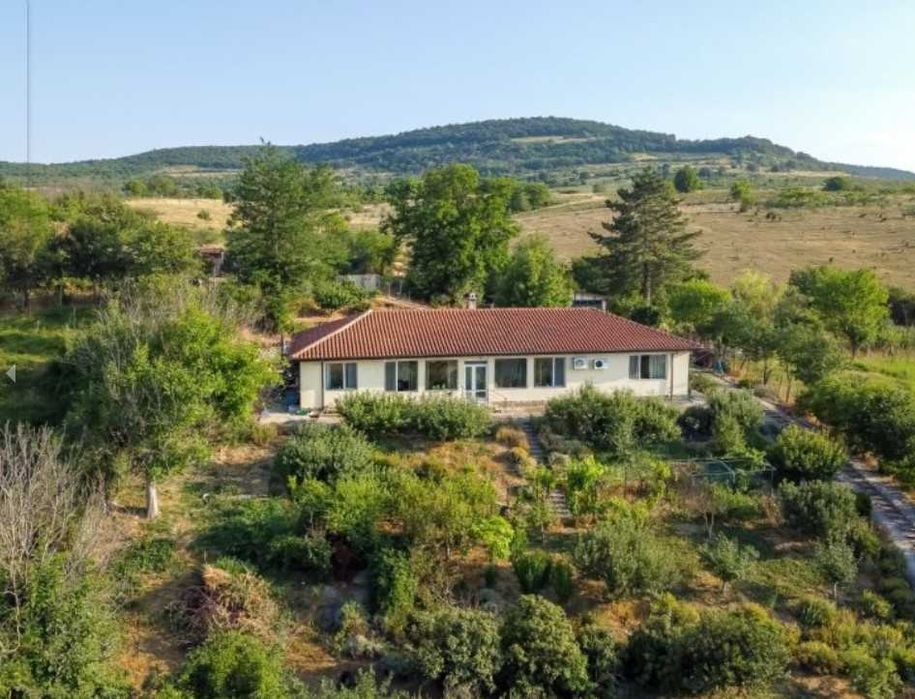 Продава се Къща в с. Тутраканци, Област Варна - 205 кв.м за 537 €/кв.м - Снимка #2