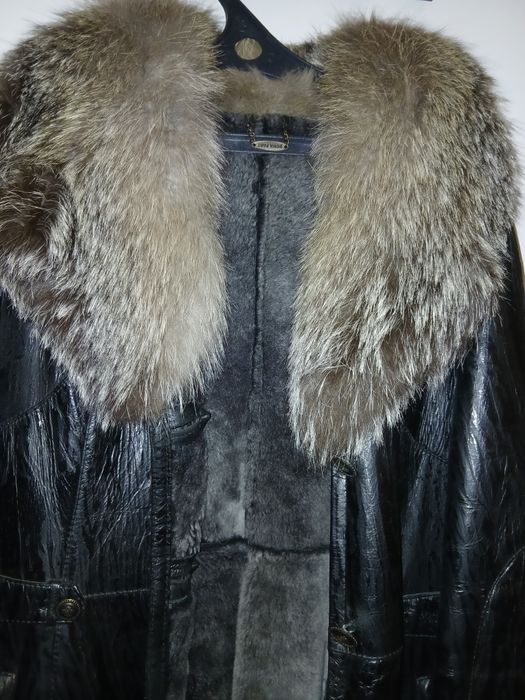 Продам дублёнку,размер 48-50 натуральная кожа