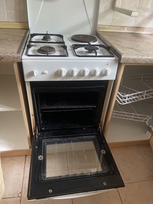 Продам газовую электро плиту