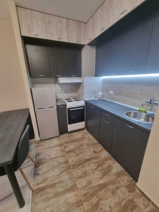 Едностаен обазведен апартамент в Младост 3 . До две метроспирки