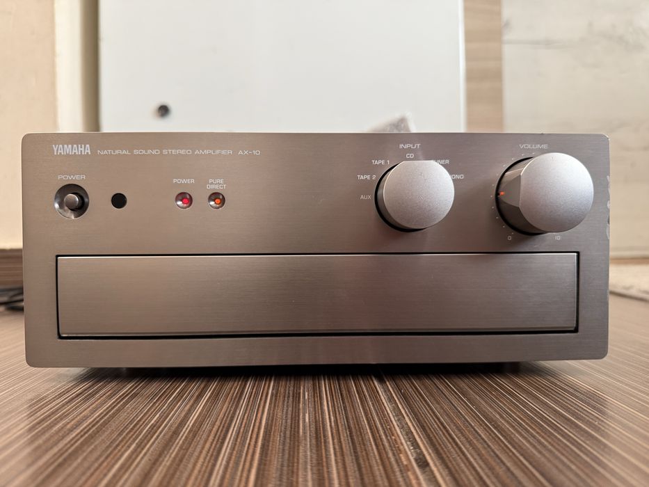 Yamaha AX-10 Качествен стерео усилвател