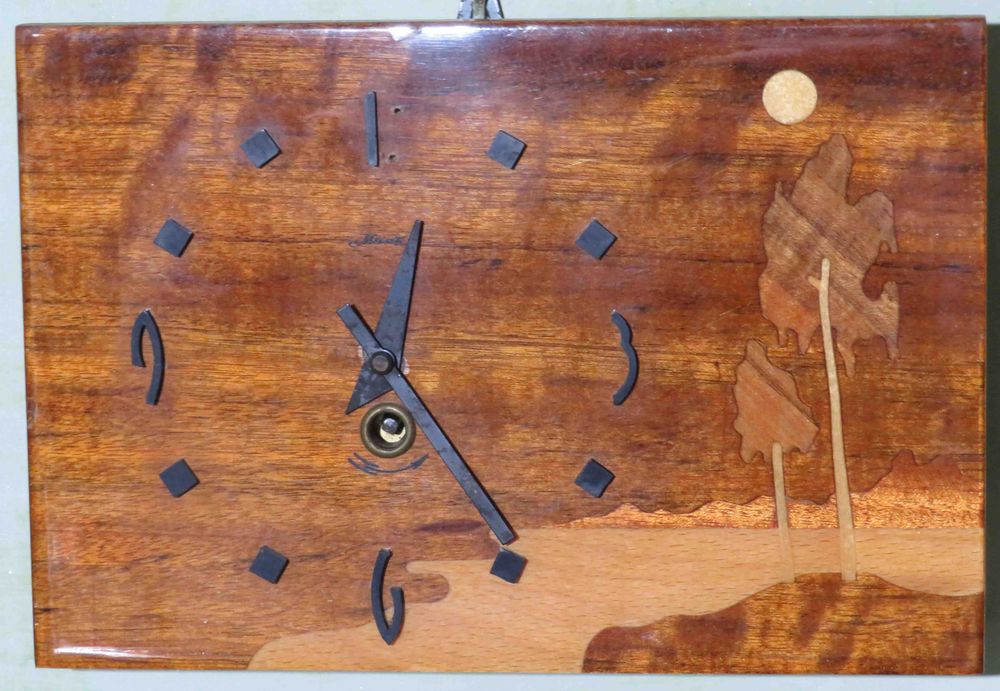 Часы настенные механические советские разные