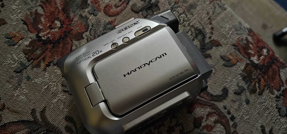 Camera video Sony Handycam DCR-HC19E, MiniDV