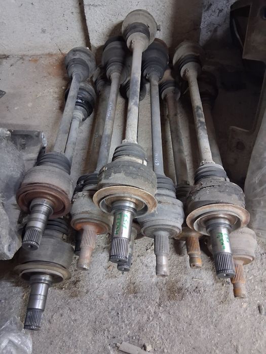 Полуоска,каре мерцедес C,E класа w204,w212