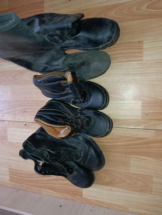 Продам сапоги и ботинки