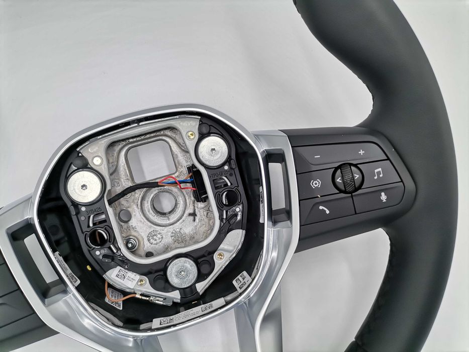 Нов волан оригинален BMW 2 U06 X1 U11 X2 U10 Sport кожа