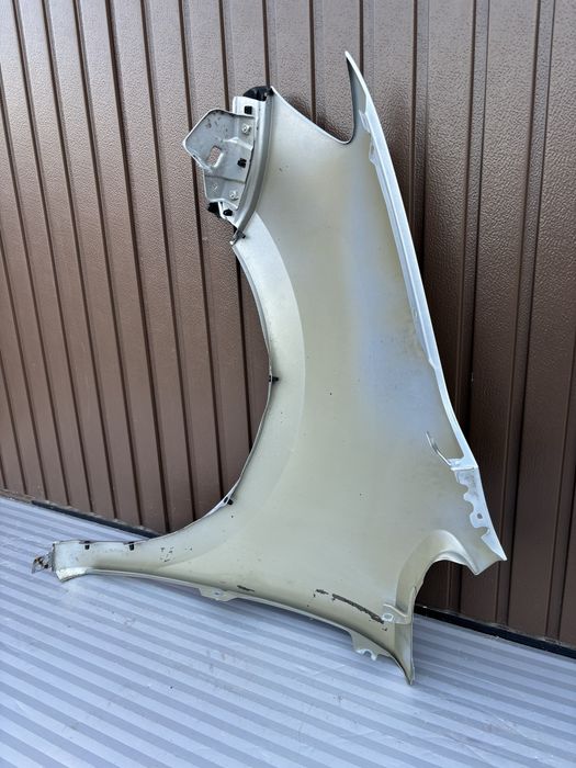 Aripa dr fata vw Sharan 7N cod de culoare LA7W 2011-2015