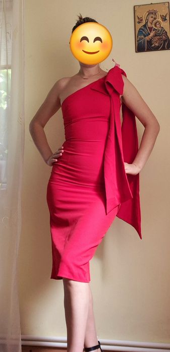 Vand rochie roșie cu funda pe umar