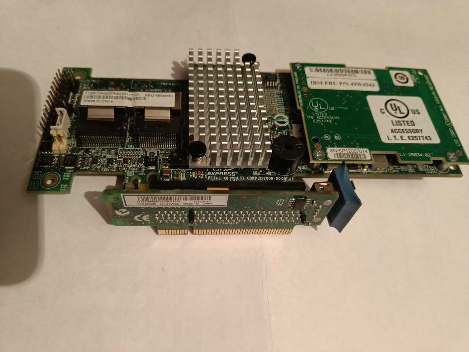Продам RAID контроллер "LSI 9260-8i"