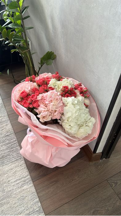 Большой моно букет