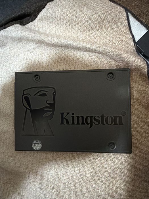 set SSD SATA – Kingston + ADATA – 1.2TB total – 100% health