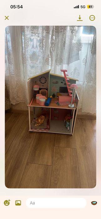 Къща за кукли дървенна в отлично състояние