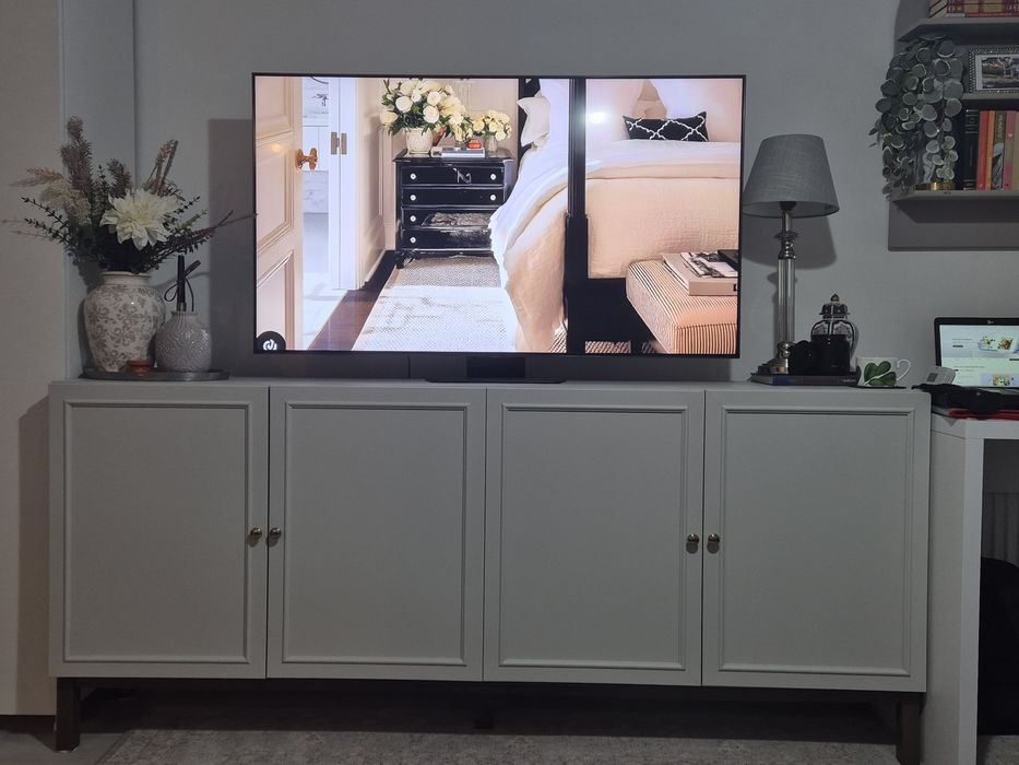 Comoda tv noua Paris