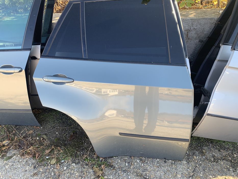 Продаваме врати за бмв х5 е70 bmw x5 e70