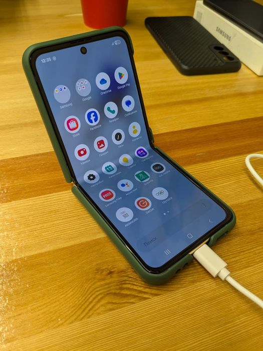 Samsung Z FLIP 3 Olympic game edition