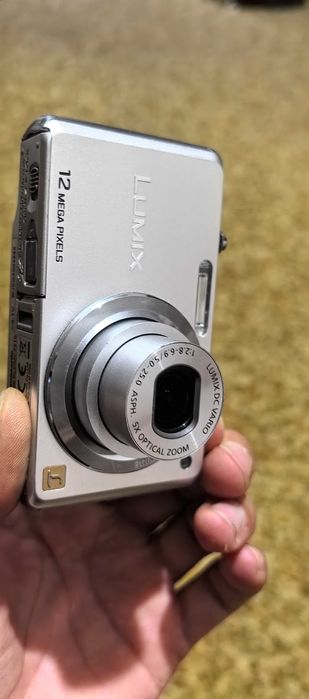 LUMIX DMC-FS10-12 mega pixels