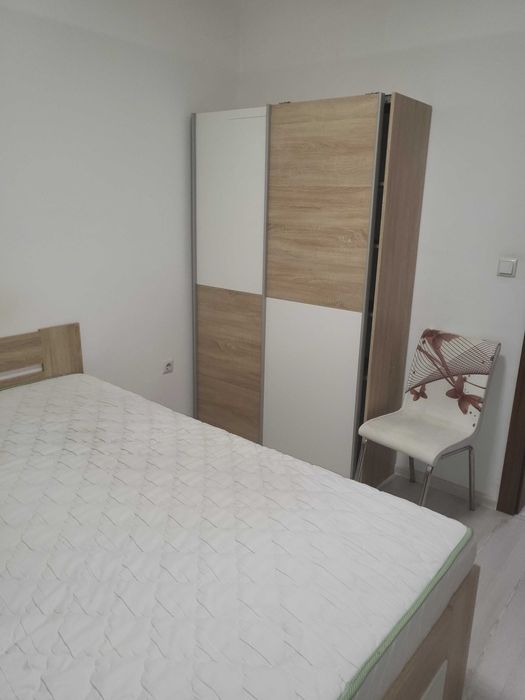 Тристаен с паркомясто