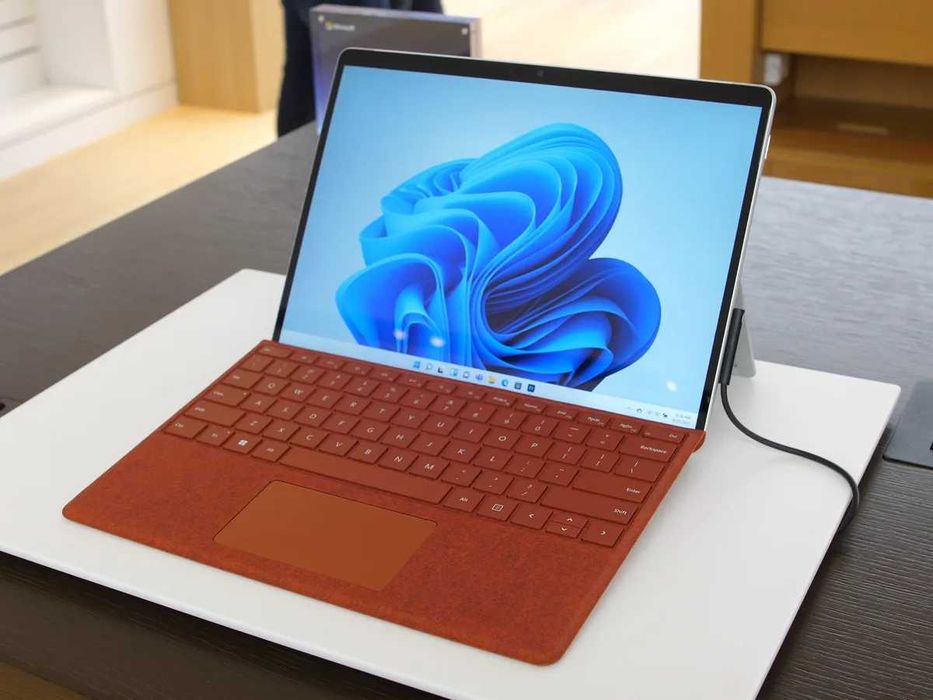 Laptop Microsoft Surface Pro 9 i7, Signature Keyboard + Dock 2
