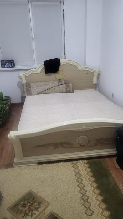 Спалный гарнитур в хорошем состояние.