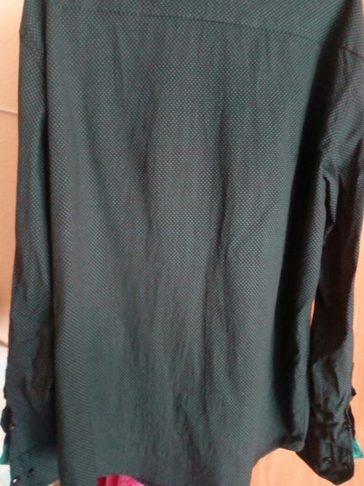 Риза с навиващ ръкав