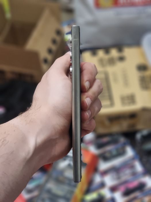 Samsung Galaxy S24 Ultra 512GB Titanium Grey в добро състояние