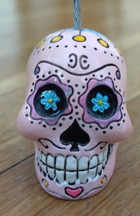 Книгоразделител,ключодържател и поставка с щипка за бележки