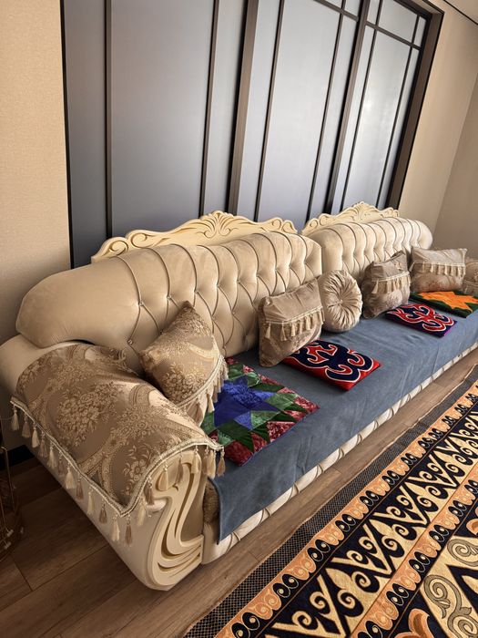 продам диван новый