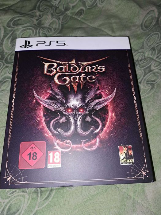 Baldurs Gate 3 Collector's Edition за PS5 (Без игра и саундтрак)