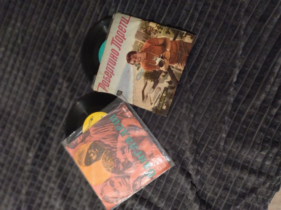 Прекрасни плочи на Робертино Лорети ,,О Солей мио,,  ,, Бангладеш,, Ха