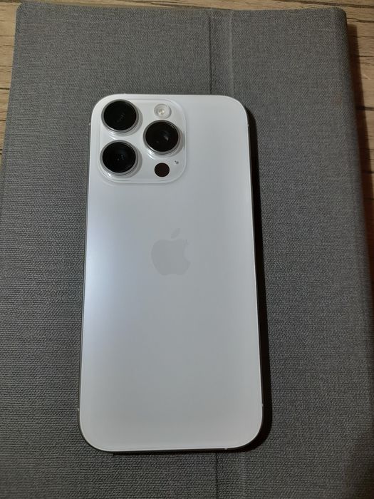 Продаю Iphone 16 pro