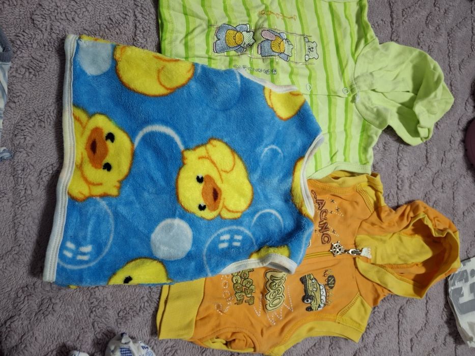 Hăinuțe bebeluși mai multe mărimi stare foarte bună