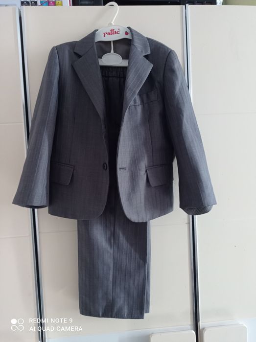 Костюм для мальчика на 3-4 года.