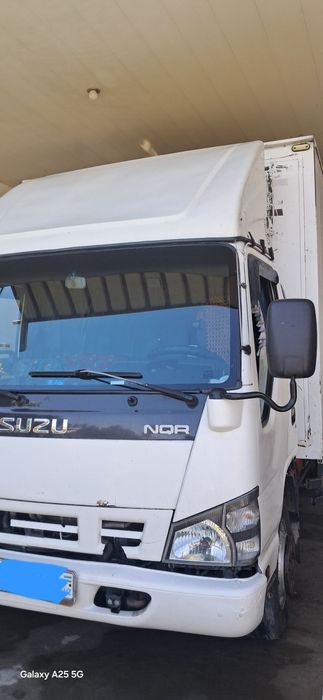 Isuzu nqr 71pl 2011