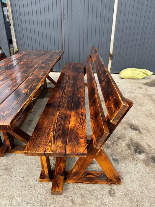 Продам стол с лавочками