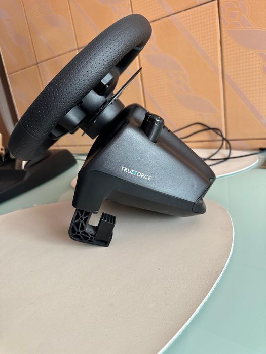 Volan gaming logitech TrueForce G923