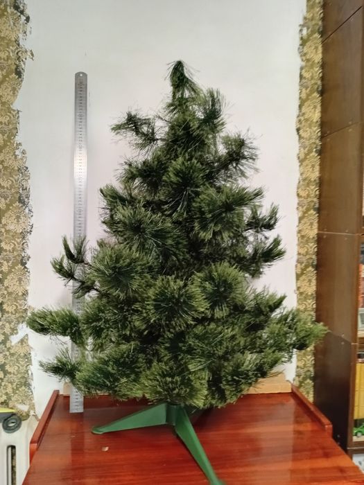 Продаётся ёлка в хорошем состоянии
